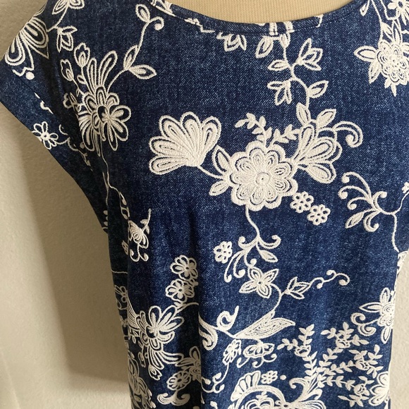 ❤️$5 ITEM Tacera top - Picture 2 of 4